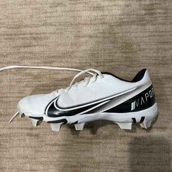 Nike Vapor 16.2 Football Cleats Black and White - Picture 4 of 7